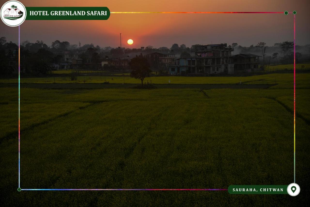 Hotel Greenland Safari Sauraha Exteriér fotografie