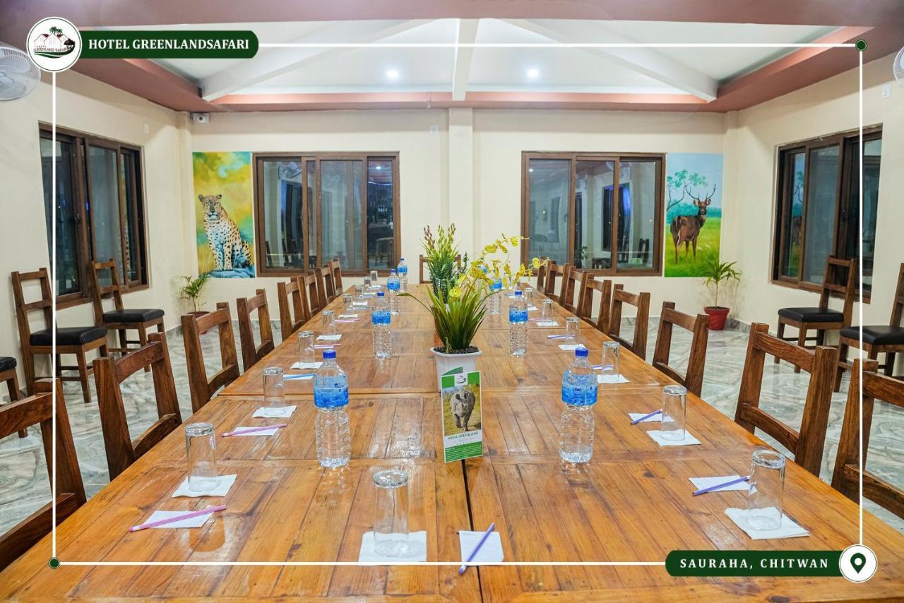 Hotel Greenland Safari Sauraha Exteriér fotografie