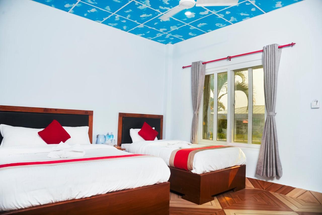 Hotel Greenland Safari Sauraha Exteriér fotografie