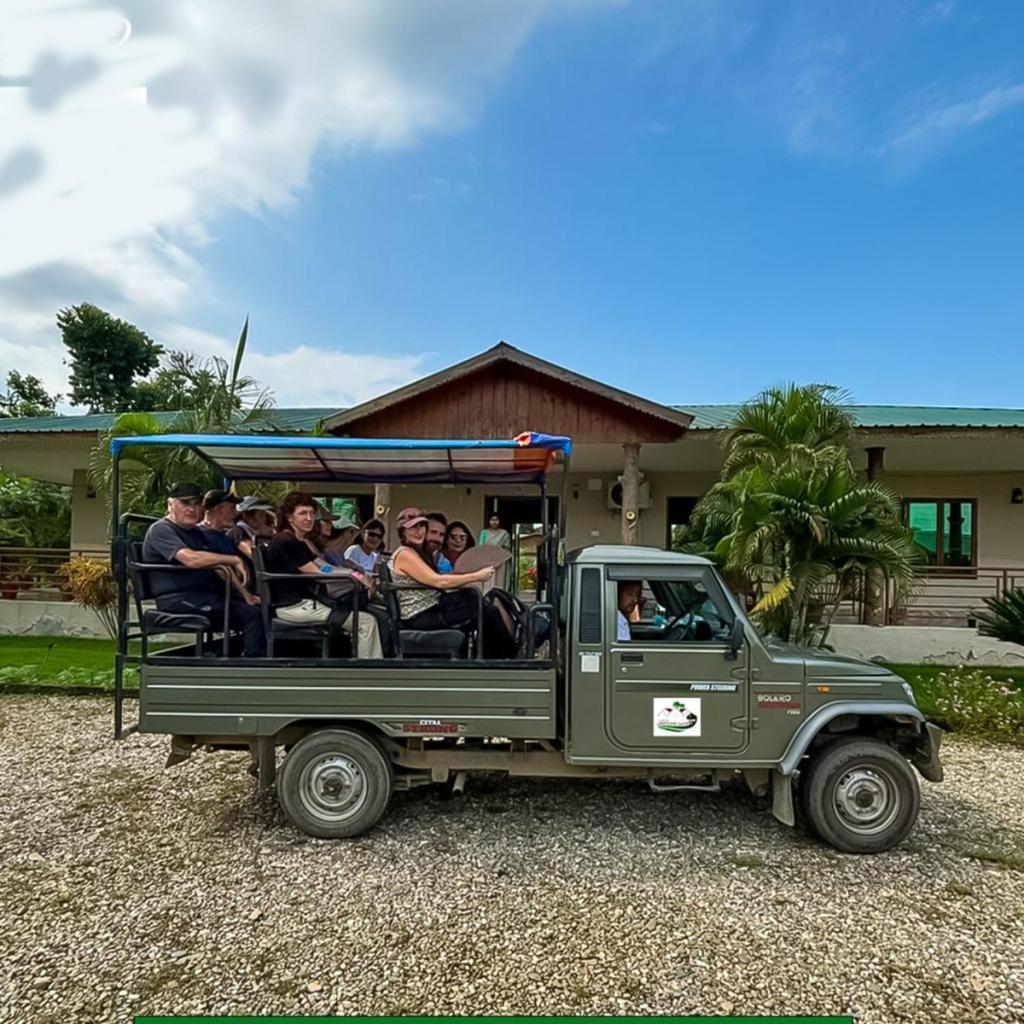 Hotel Greenland Safari Sauraha Exteriér fotografie