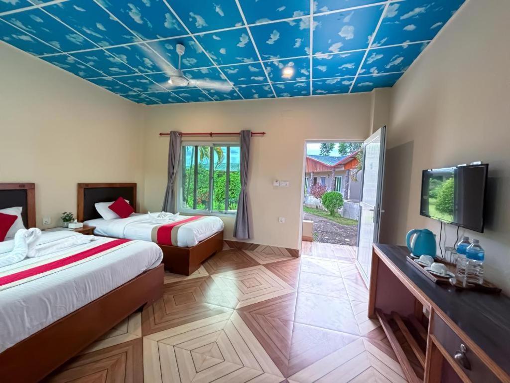 Hotel Greenland Safari Sauraha Exteriér fotografie